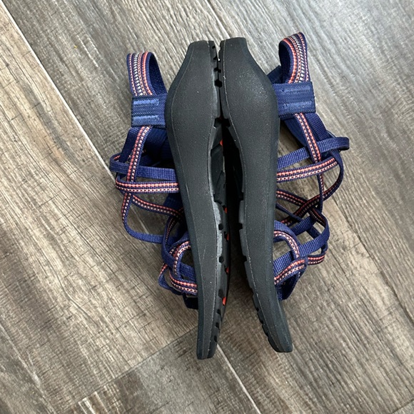 Chaco hiking out door sandals 6 - Picture 3 of 5